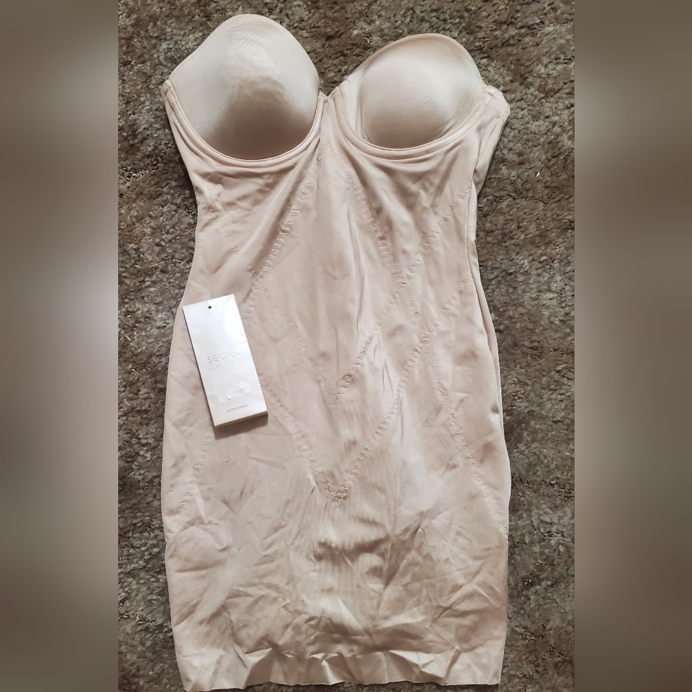 VS Seamless Nude Strapless Shapewear